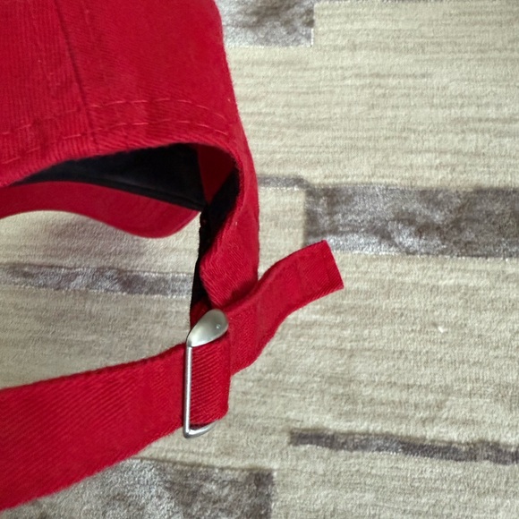 New Era 9FORTY Red Cap with White Logo - Picture 5 of 5